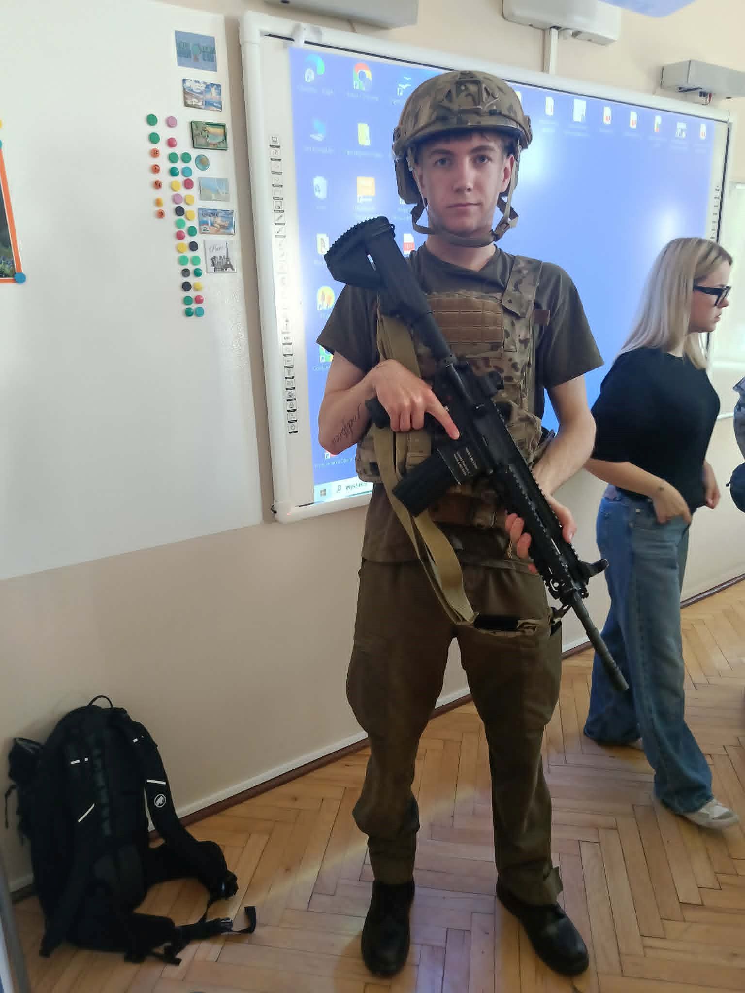 Praktyczna lekcja bezpieczeństwa z żołnierzami NIL